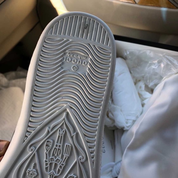 Gucci sneaker never been worm Gucci size 8 dust bag  and extra lace not included - Picture 6 of 6